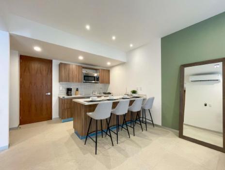 Urban Towers Playa Del Carmen Apartment ภายนอก รูปภาพ